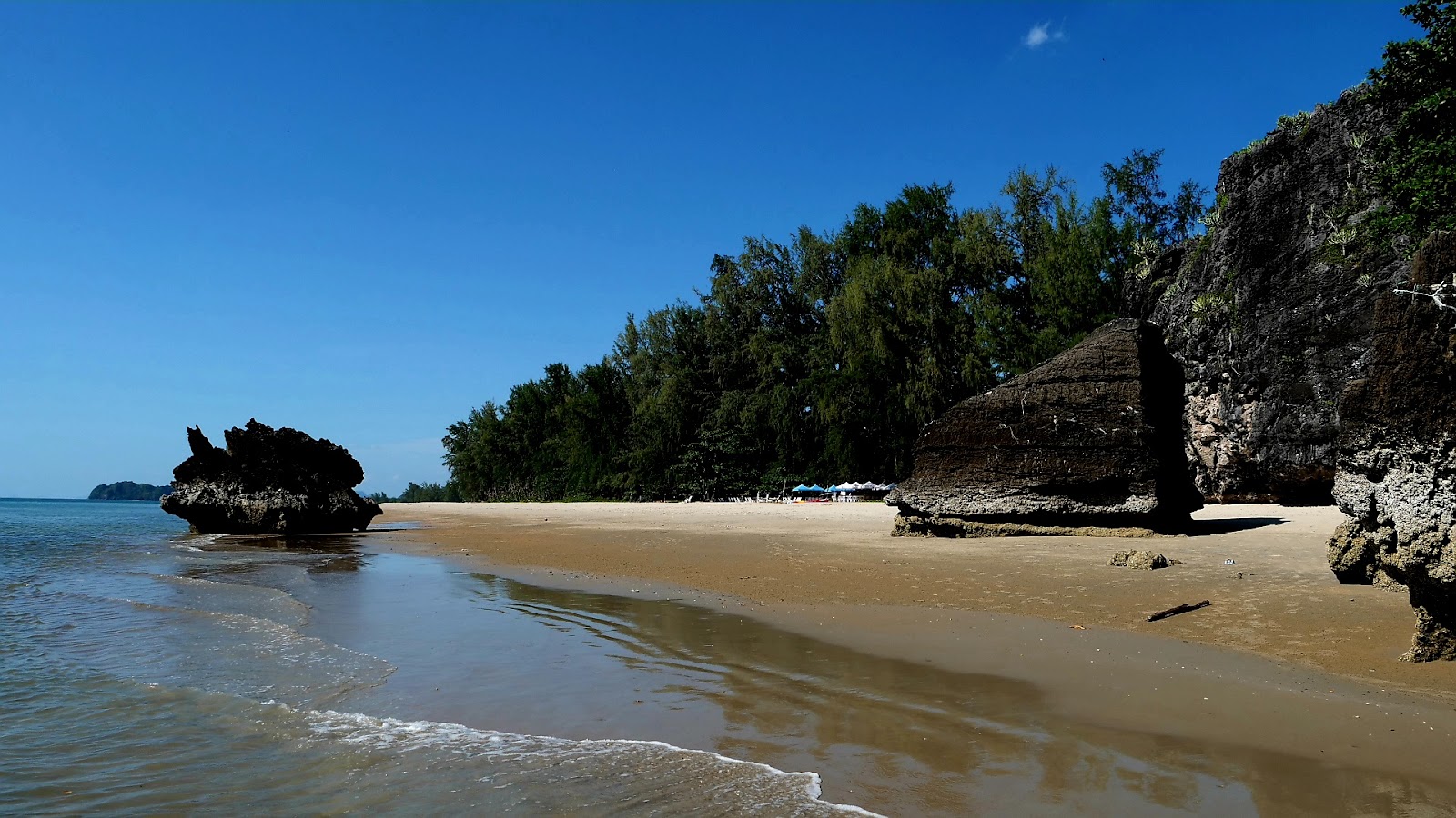 Fotografija Hat Yao Beach z dolga ravna obala