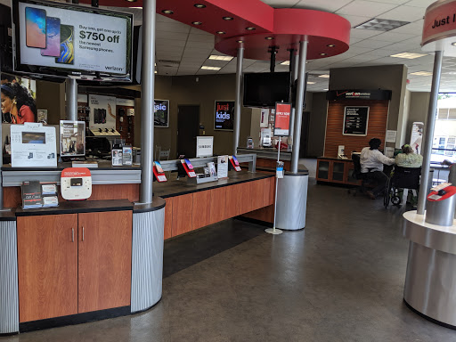 Cell Phone Store «Verizon Authorized Retailer – Cellular Sales», reviews and photos, 535 W Lancaster Ave, Berwyn, PA 19312, USA