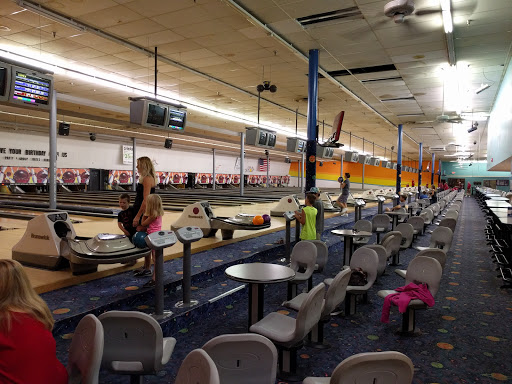 Bowling Alley «Oak Ridge Bowling Center», reviews and photos, 246 S Illinois Ave, Oak Ridge, TN 37830, USA