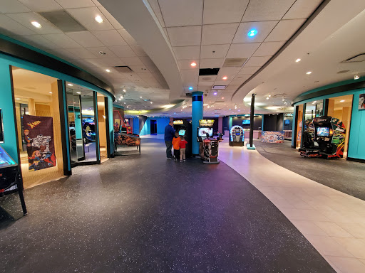 Shopping Mall «Oakdale Mall», reviews and photos, Harry L Dr #601-635, Johnson City, NY 13790, USA