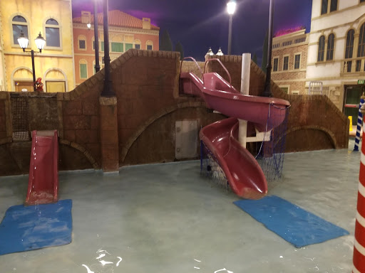 Water Park «Venetian Waterpark at Holiday Inn Hotel Maple Grove/Arbor Lakes», reviews and photos, 11801 Fountains Way, Osseo, MN 55369, USA