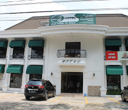 SASKAVA Hotel & Resto photo