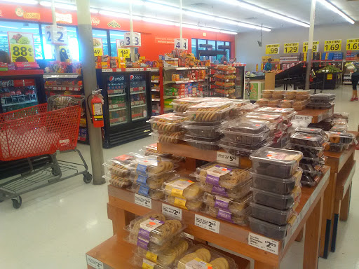 Grocery Store «Save-A-Lot», reviews and photos, 823 E Semoran Blvd, Apopka, FL 32703, USA