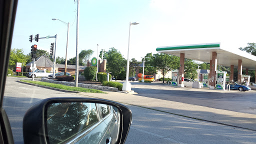 Liquor Store «Savway Liquors», reviews and photos, 3821 York Rd, Oak Brook, IL 60523, USA