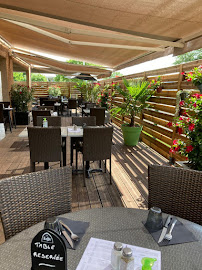 Atmosphère du Restaurant français Wengue Lounge à Villefranche-sur-Saône - n°1