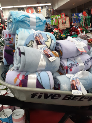 Shopping Mall «Southland Four Seasons Shopping Center», reviews and photos, 600 Clairton Blvd, Pittsburgh, PA 15236, USA