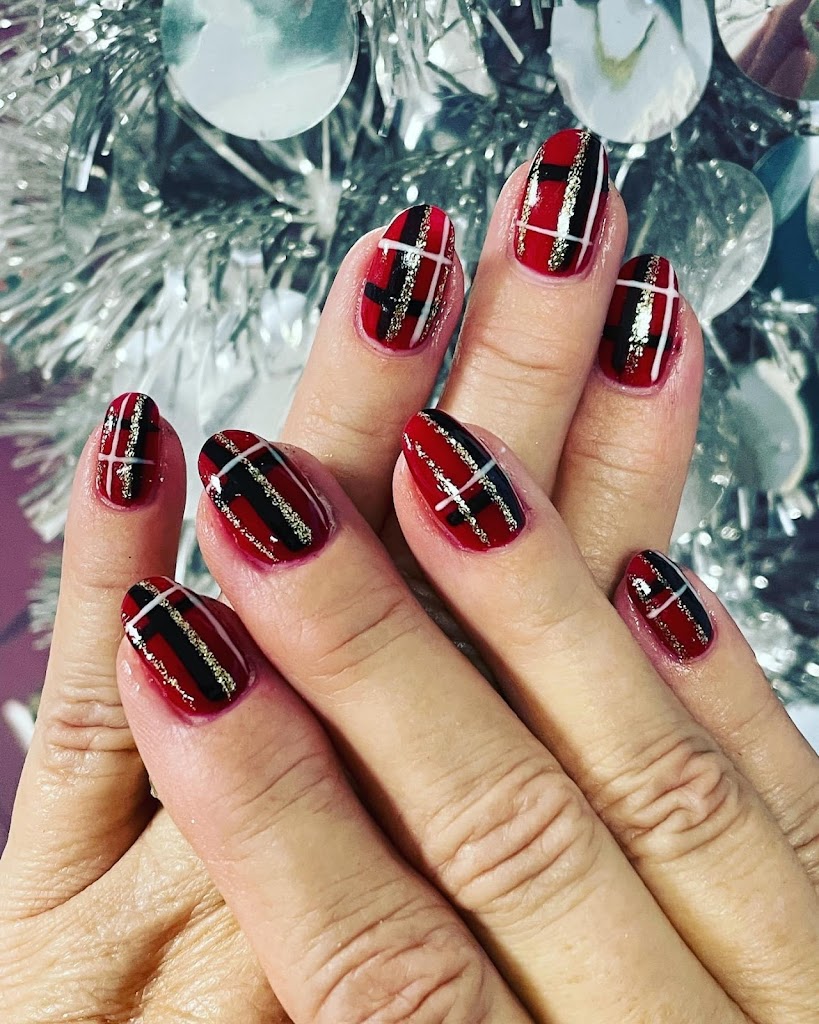 Lavish Salon 97601