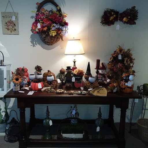 Consignment Shop «What A Find», reviews and photos, 154 Huttleston Ave, Fairhaven, MA 02719, USA