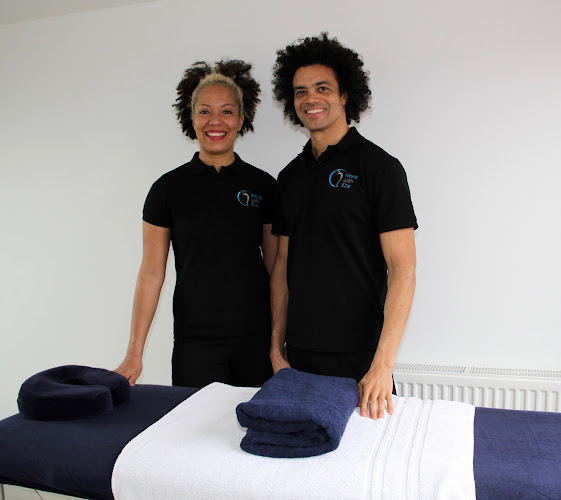 Comments and reviews of Move With Eze Sports Massage & Soft Tissue Therapy