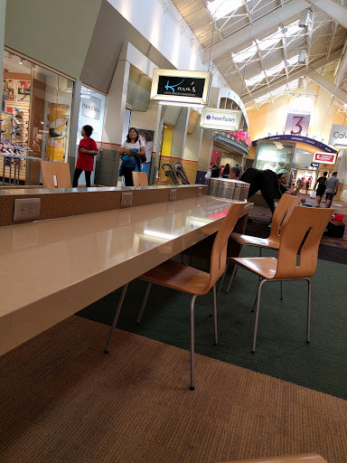 Shopping Mall «Great Lakes Crossing Outlets», reviews and photos, 4000 Baldwin Rd, Auburn Hills, MI 48326, USA