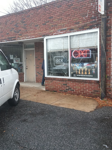 Gun Shop «Gun Shop», reviews and photos, 1614 Eastern Blvd, Essex, MD 21221, USA