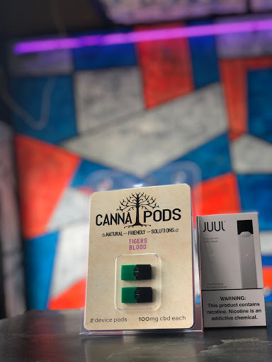 Tobacco Shop «18 Plus Vape & Shop», reviews and photos, 4037 Broadway, Kansas City, MO 64111, USA