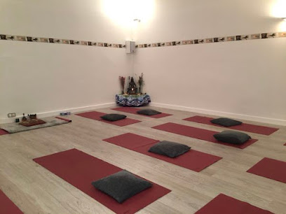 Centre de ioga Namaste - Carrer de Ramoneda, 23, Bajos, 08940 Cornellà de Llobregat, Barcelona, Spain