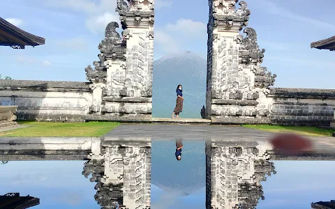 Temple Of Penataran Agung Lempuyang image