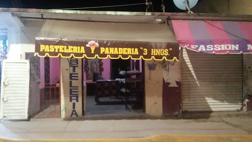 Pasteleria & Panaderia 3 Hermanos en Cruz Grande