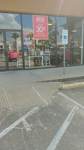 Home Goods Store «Pier 1 Imports», reviews and photos, 1927 W Gray St, Houston, TX 77019, USA