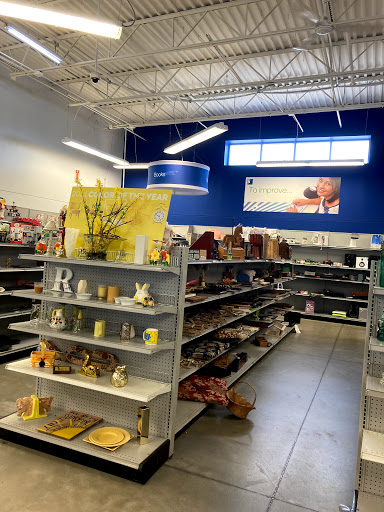 Thrift Store «Goodwill Industries of Greater Cleveland & East Central Ohio», reviews and photos, 16160 Pearl Rd, Strongsville, OH 44136, USA