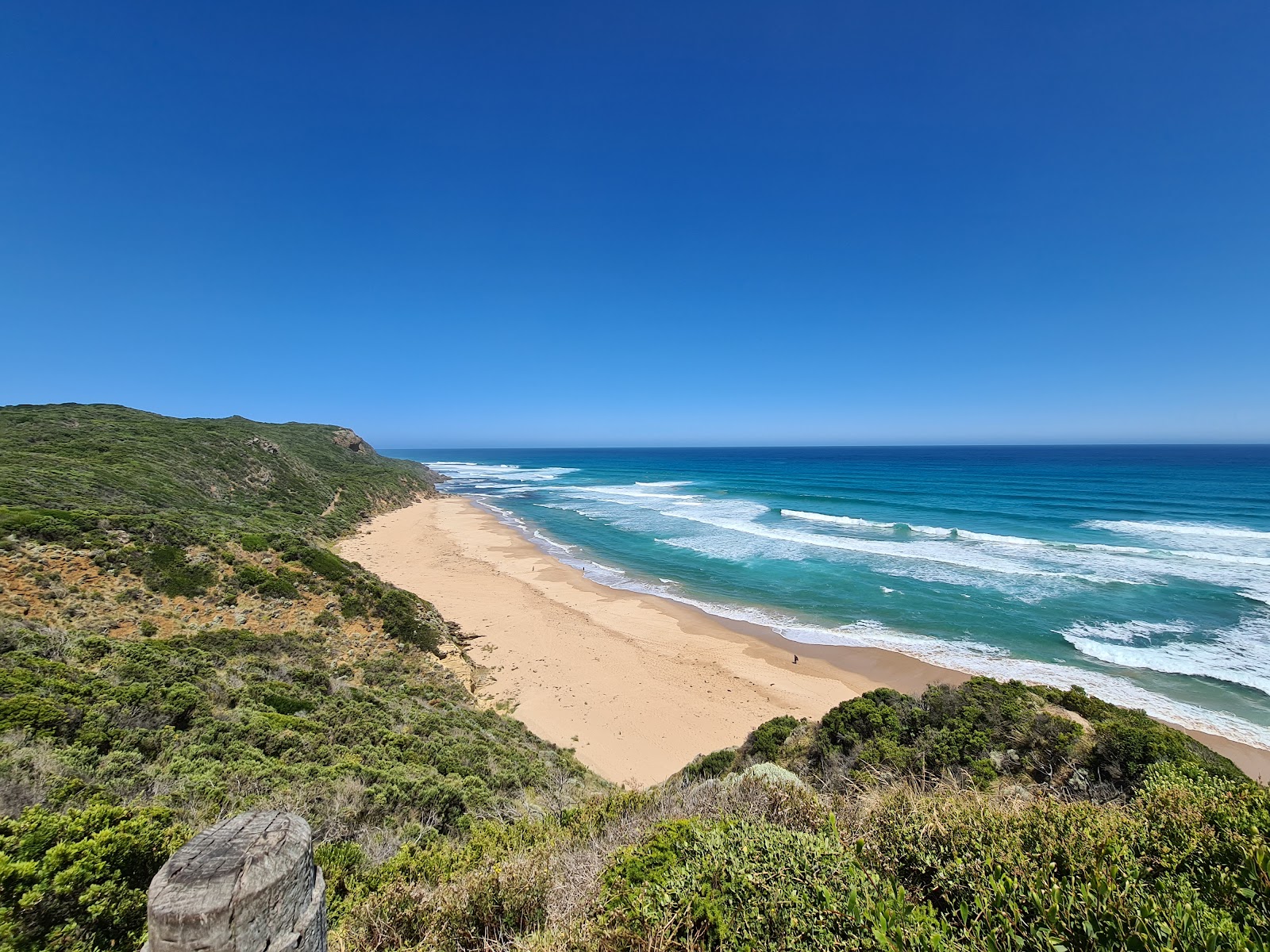 Castle Cove Beach on the map with photos and reviews🏖️