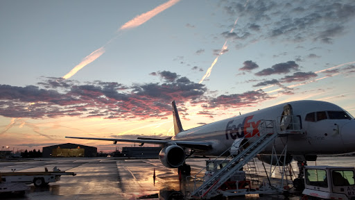 Shipping and Mailing Service «FedEx Ship Center», reviews and photos, 5701 Postal Rd, Cleveland, OH 44135, USA