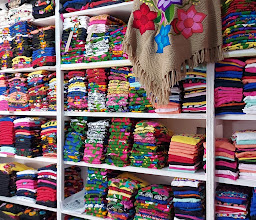 Artesanías corazón de jovel photo