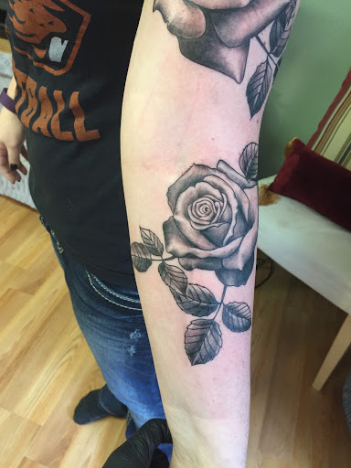 Tattoo Shop «Oregon Heart Tattoo», reviews and photos, 340 SW 2nd St #8, Corvallis, OR 97333, USA