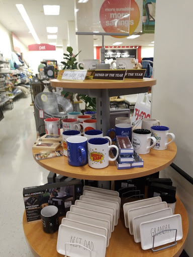 Department Store «T.J. Maxx», reviews and photos, 105 E Street Rd, Feasterville-Trevose, PA 19053, USA