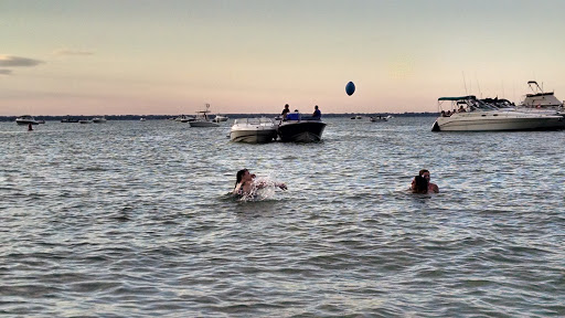 Marina «MacRay Harbor», reviews and photos, 30675 N River Rd, Harrison Charter Township, MI 48045, USA