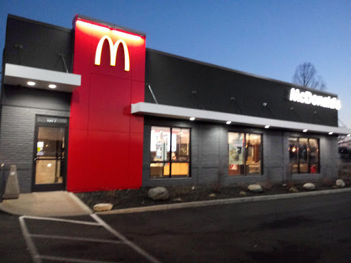 Shopping Mall «Southwest Square Shopping Center», reviews and photos, 2161 Eakin Rd, Columbus, OH 43223, USA