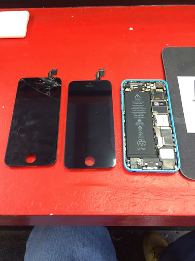 Mobile Phone Repair Shop «Mobile Rescue Tech Repair Danbury - iPad, iPhone Screen Repair», reviews and photos, 132 Federal Rd, Danbury, CT 06811, USA