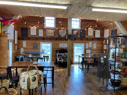 Liquor Store «Heritage Winery & Cheese Haus», reviews and photos, 4402 220th Trail, Amana, IA 52203, USA