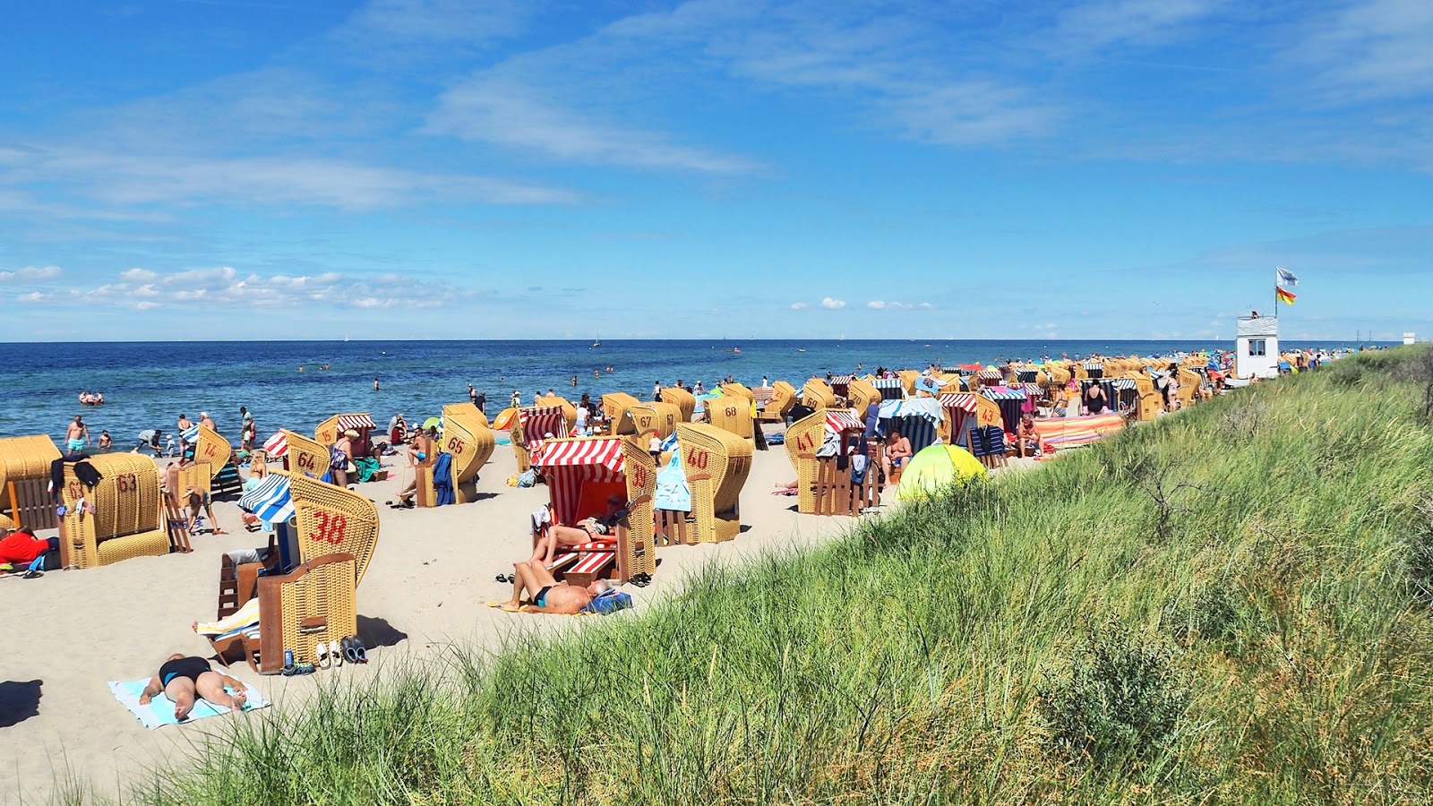 Foto di Timmendorf Strand con una superficie del sabbia beige