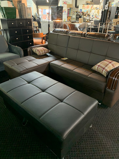 Furniture Wholesaler «Versailles Furniture Corp.», reviews and photos, 3128 Queens Blvd, Long Island City, NY 11101, USA