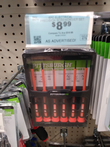 Hardware Store «Harbor Freight Tools», reviews and photos, 1019 N State College Blvd, Anaheim, CA 92806, USA