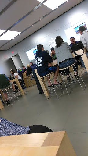 Computer Store «Apple Tacoma Mall», reviews and photos, 4502 S Steele St, Tacoma, WA 98409, USA