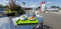 Atmosphère du Restauration rapide Restaurant Aux 100 pâtes - Relais du port - Eurovélo 6 à Dannemarie - n°20