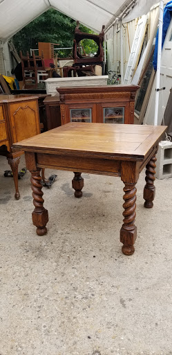 Antique Furniture Store «Lots of Furniture Antiques Warehouse», reviews and photos, 910 N Riverfront Blvd, Dallas, TX 75207, USA