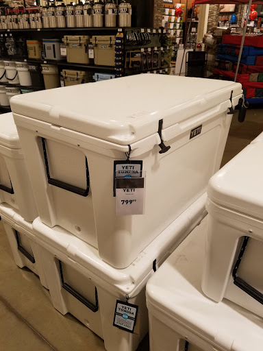 Outdoor Sports Store «Field & Stream», reviews and photos, 3851 Chapel Ln, Hoover, AL 35244, USA