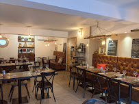 Atmosphère du Restaurant de spécialités provençales L'Escaladou à Arles - n°18