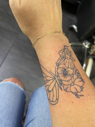 Tattoo Shop «Black Rose Tattoo Shop», reviews and photos, 3300 W Hillsboro Blvd, Deerfield Beach, FL 33442, USA