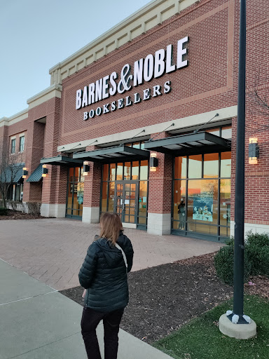 Book Store «Barnes & Noble», reviews and photos, 800 Settlers Ridge Center Dr, Pittsburgh, PA 15205, USA