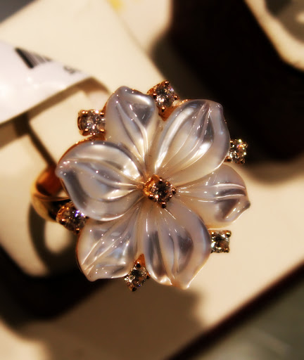 Jewelry Store «Jewelry World», reviews and photos, 26530 Bouquet Canyon Rd, Santa Clarita, CA 91350, USA