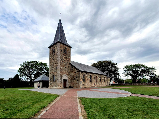 Anmeldelser af Vildbjerg Kirke i Herning - Kirke