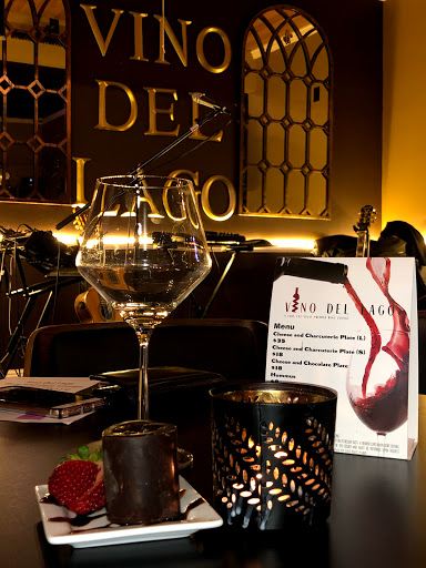 Vino Del Lago Wine and Jazz Lounge
