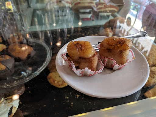 Cafetería Rey Fernando - (Piononos, Pastelería, Heladería)