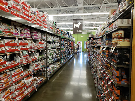 Pet Supply Store «Pet Supplies Plus», reviews and photos, 9 Waukegan Rd, Deerfield, IL 60015, USA