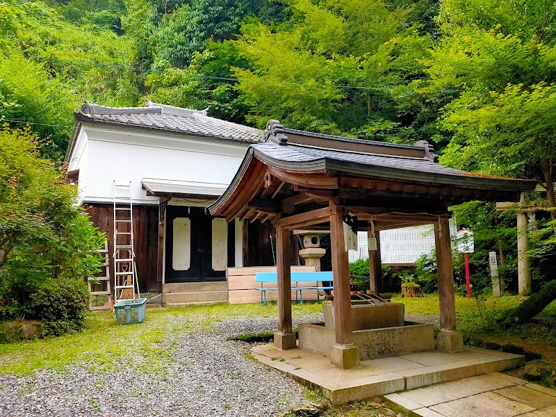 岩戸神社(岩谷弁財天)