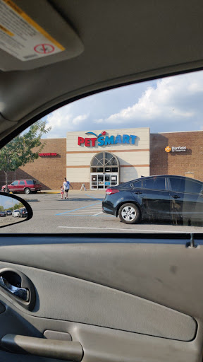 Pet Supply Store «PetSmart», reviews and photos, 4601 Outer Loop, Louisville, KY 40219, USA