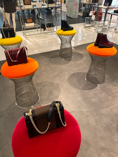 Fashion Accessories Store «Michael Kors», reviews and photos, 1800 Sawgrass Mills Cir #2630, Sunrise, FL 33323, USA