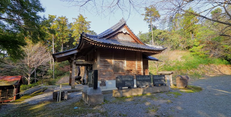 日向石栗島神社