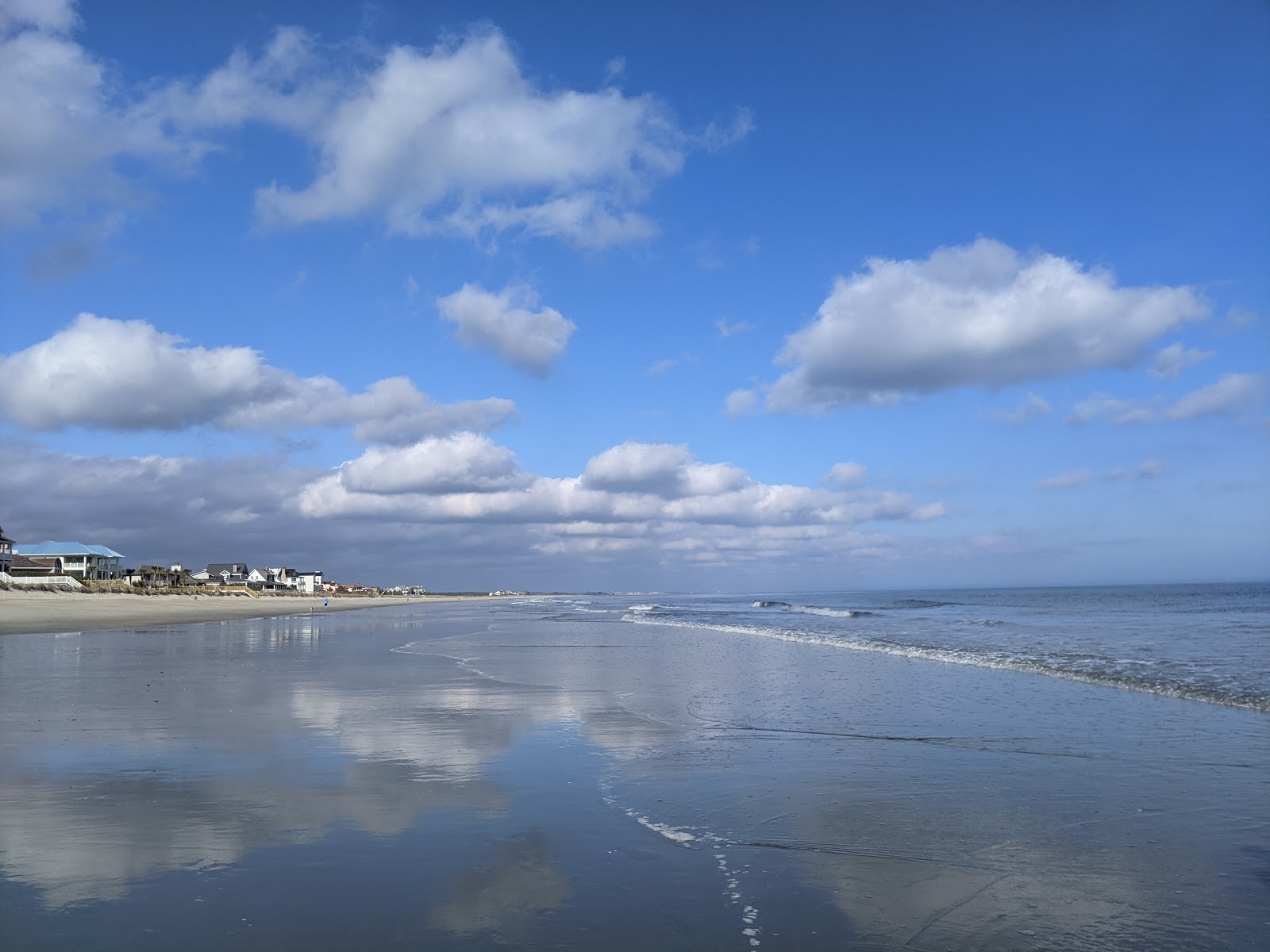 Foto de DeBordieu Club beach com areia brilhante superfície